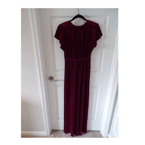 Baltic Born Athena Pleated Short Sleeve Dress in Mulberry Size Medium - Picture 8 of 9